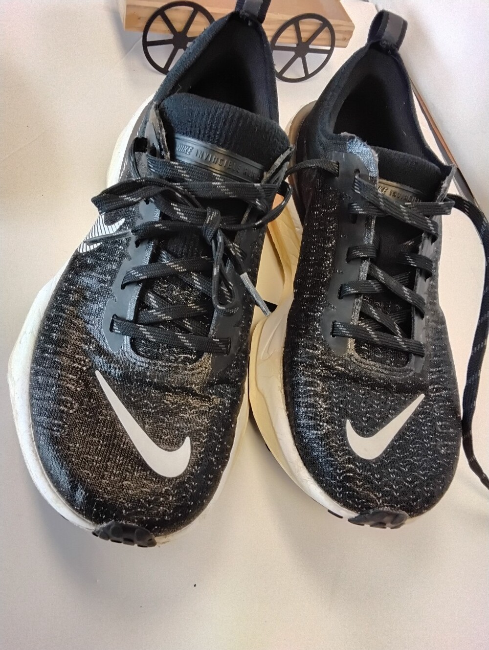 Nike Invincible Run 3 Size 8 Women Black